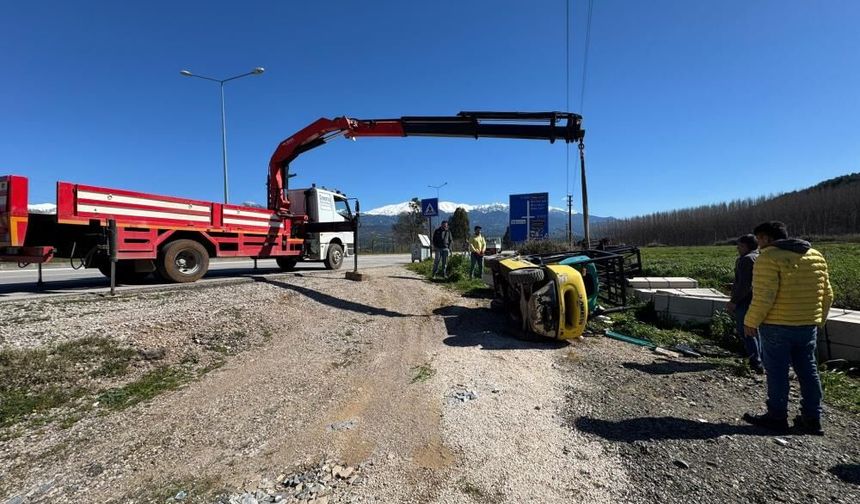 Seydikemer’de Forklift Devrildi: İşçi Ağır Yaralandı