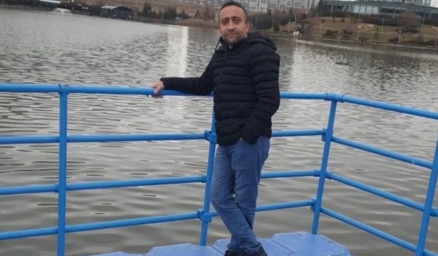 Halı Sahada Fenalaşan 48 Yaşındaki Adam Hayatını Kaybetti