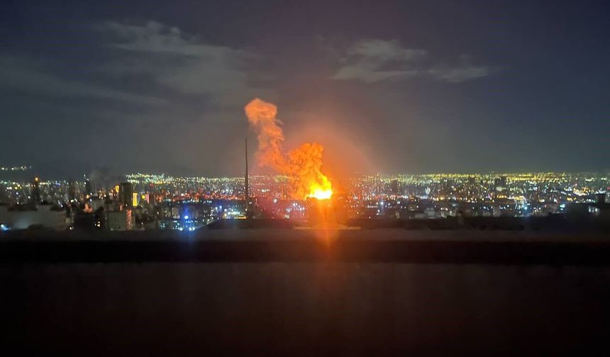 İran'da Radyo ve Televizyon Kurumu binası vuruldu