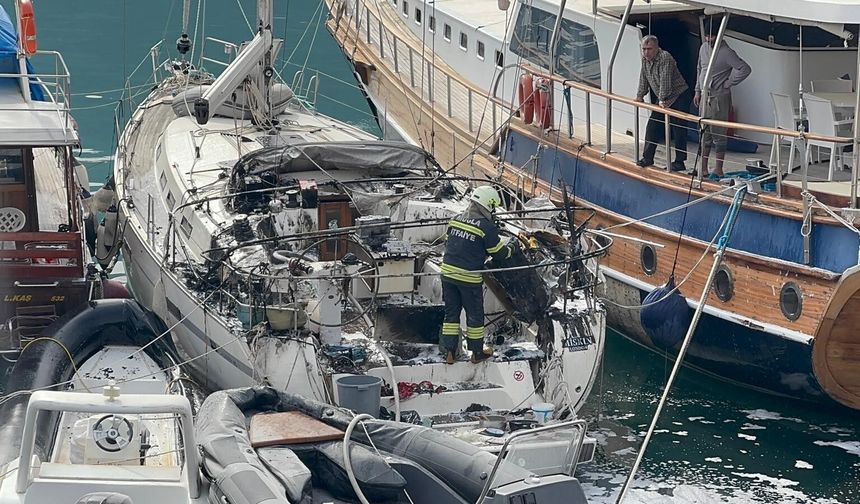 Fethiye’de El Konulan Yelkenli Teknede Yangın