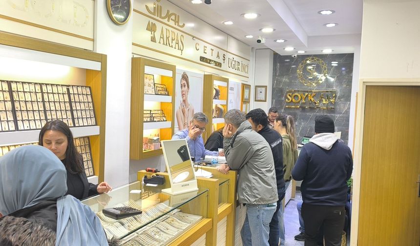 Muğla'da kuyumcularda çeyrek altın tükendi
