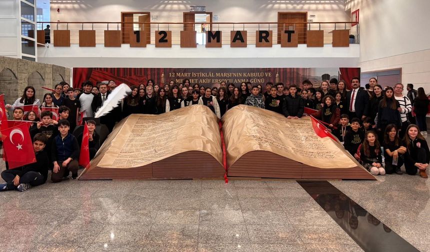 MTK Koleji’nin Fuaye Sergisi Resmi 12 Mart etkinliğine damga vurdu
