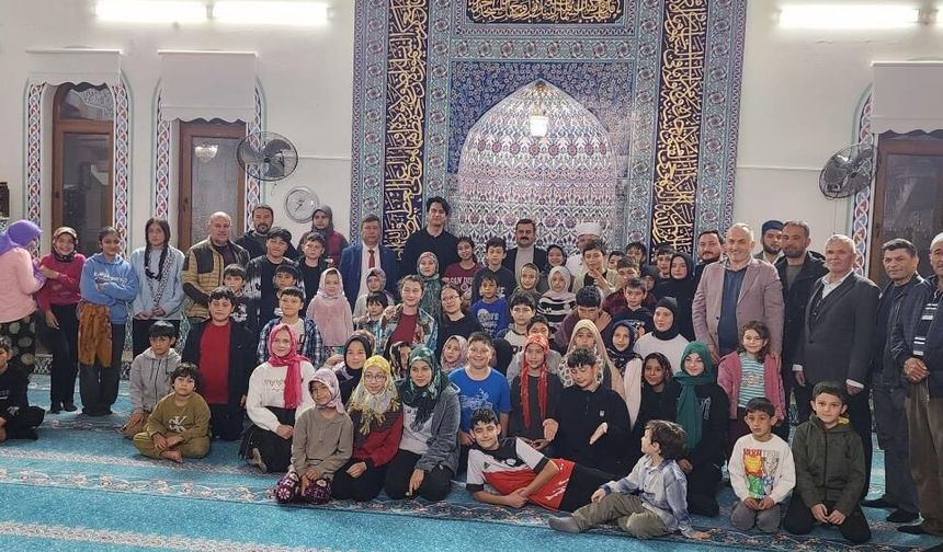 Köyceğiz’de çocuklar teravihte buluştu