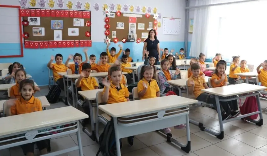 Okullarda Ara Tatil Ne Zaman? Ramazan Bayramı ile Birleşecek mi?