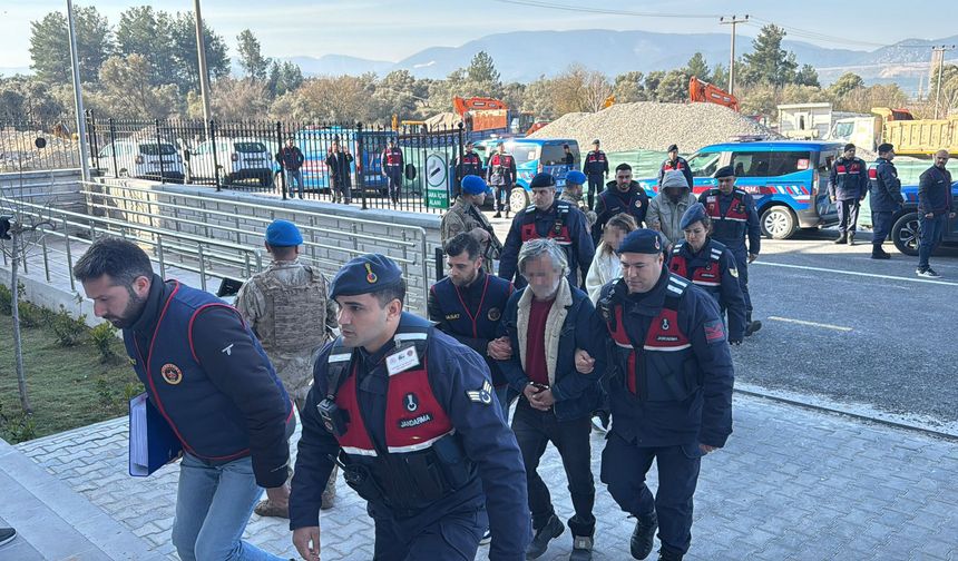 Yatağan'da yaşlı çiftin hayatını kaybettiği olayda şüpheliler adliyeye sevk edildi