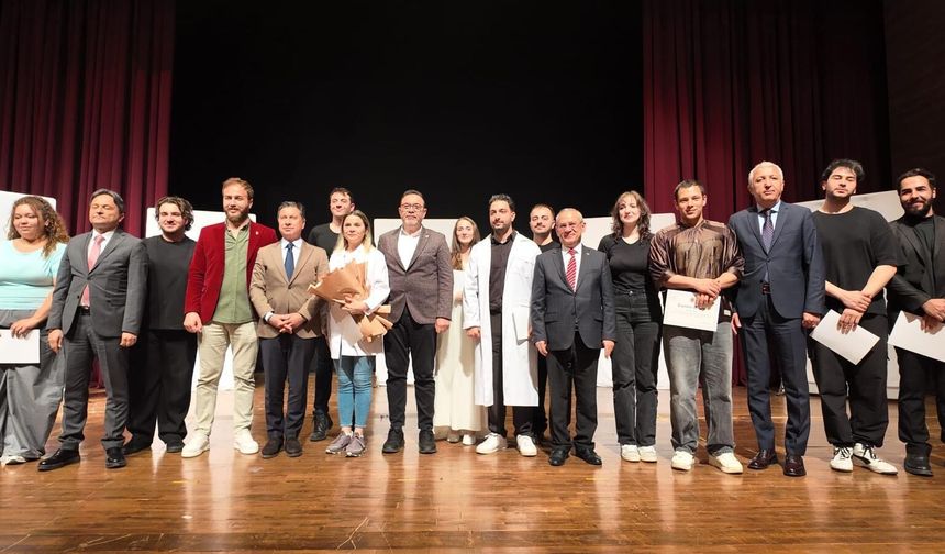 Muğla’da ‘Umut’ oyunu bağımlılığa dikkat çekti