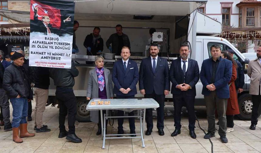 Menteşe’de Alparslan Türkeş İçin Lokma Hayrı Düzenlendi