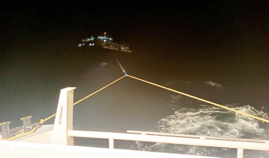 Fethiye Açıklarında Arıza Yapan Tekne Kurtarıldı