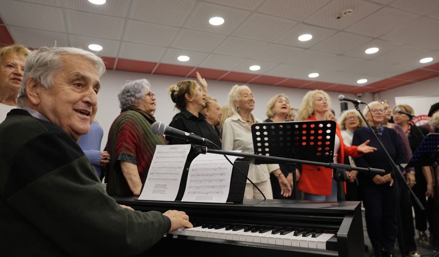 Yaşam Evi Sakinlerine Müzik ve Dans Dolu Gün