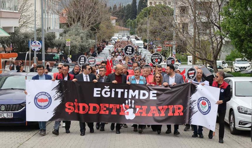 Muğla’da öğretmenlerden saldırıya tepki yürüyüşü