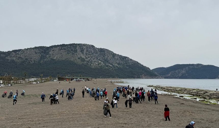 Kayacık Sahili’nde temizlik seferberliği büyüyor