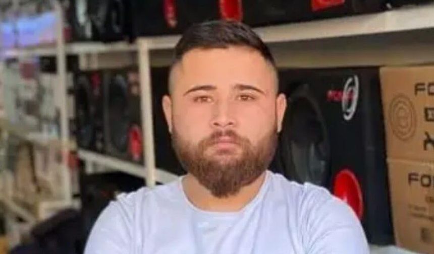 Virajı alamayıp minibüsle çarpışan sürücü hayatını kaybetti