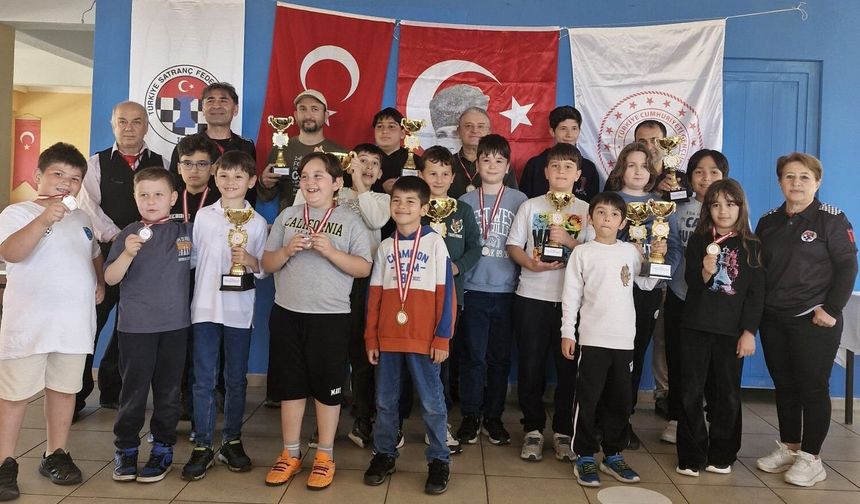 Köyceğiz’de 23 Nisan’a Özel Satranç Turnuvası