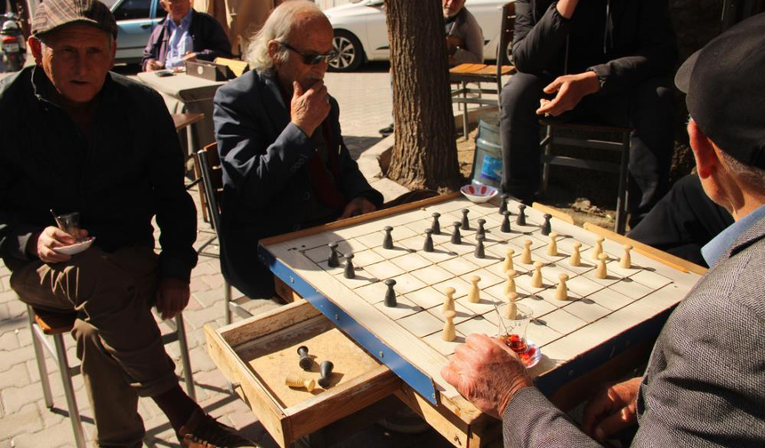 Menteşe’de dama geleneği yaşatılıyor