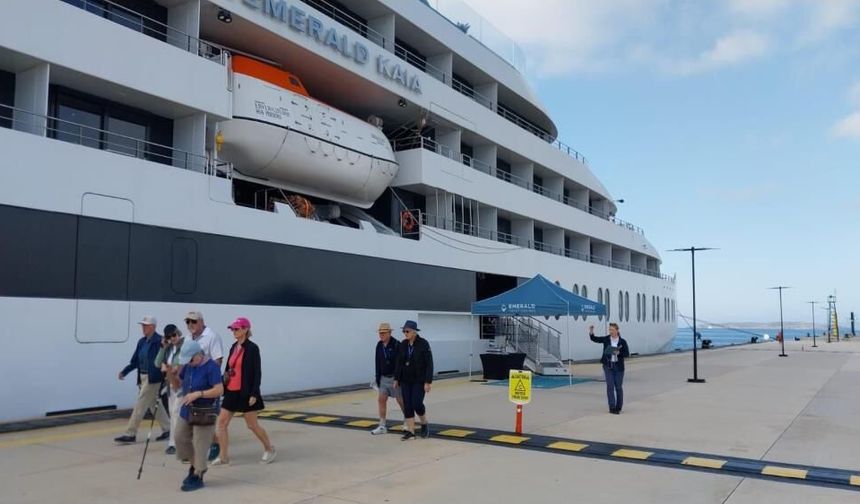 Lüks kruvaziyer Emerald Kaia Bodrum’a demir attı