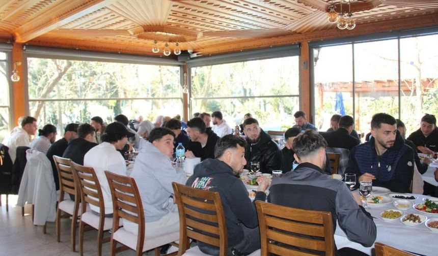 Muğlaspor’a Karaman Deplasmanı Öncesi Moral Kahvaltısı