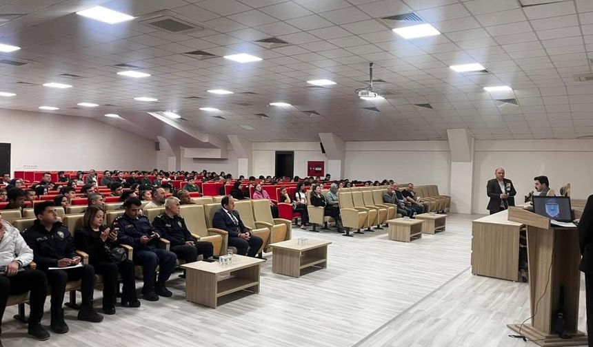 Seydikemer’de Öğrencilere Dijital Güvenlik Eğitimi Verildi