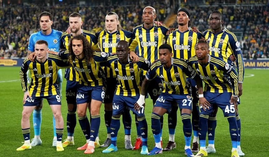 Fenerbahçe derbide kazanıp yarışa tutunmak istiyor