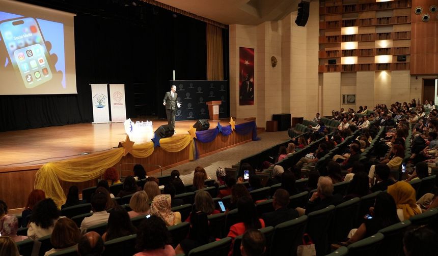Muğla’da "Eğitimde Yapay Zeka" konferansı