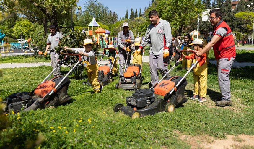 Minikler 1 Mayıs’ta İşçilerin Yanında Sahaya İndi