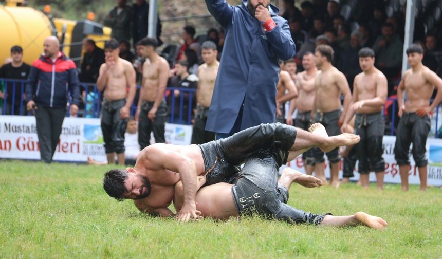 Fethiye'de yağlı güreş heyecanı