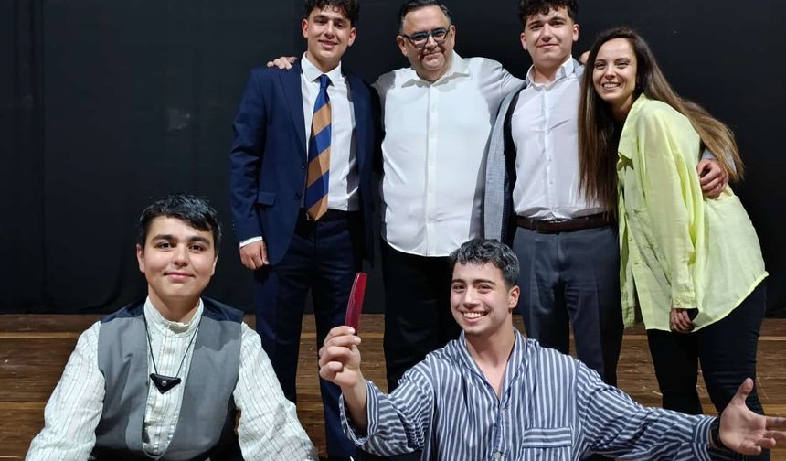 Muğla Kültürü Sahnede Hayat Buldu: “Muğlalı Gelin” Ayakta Alkışlandı