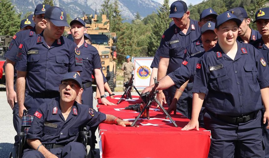 Muğla’da 29 engelli bir günlüğüne asker oldu