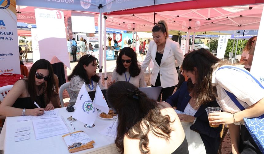 Muğla İstihdam Ofisleri Kariyer Şenliği’nde Gençlerle Buluştu