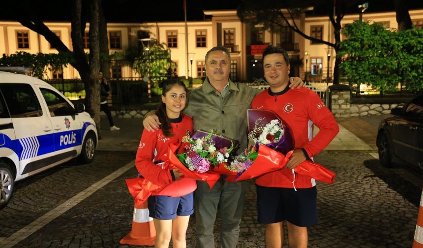 Muğla'da şampiyonlara görkemli karşılama