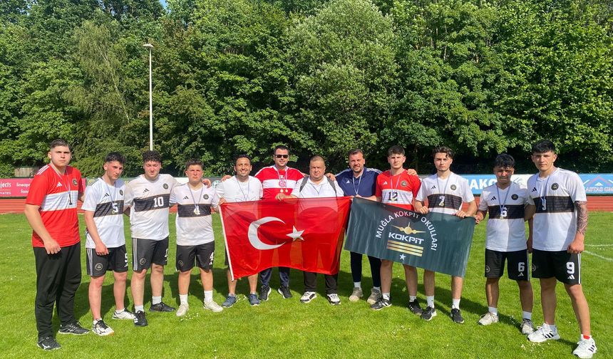 Kokpit Okulları Belçika’dan 2 madalya ve kupayla döndü