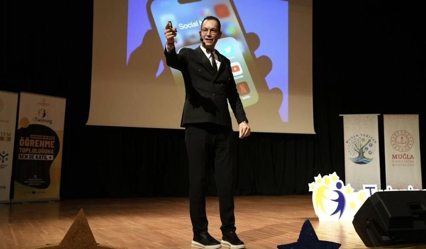 Muğla’da Eğitimde Yapay Zeka Konferansına Yoğun İlgi