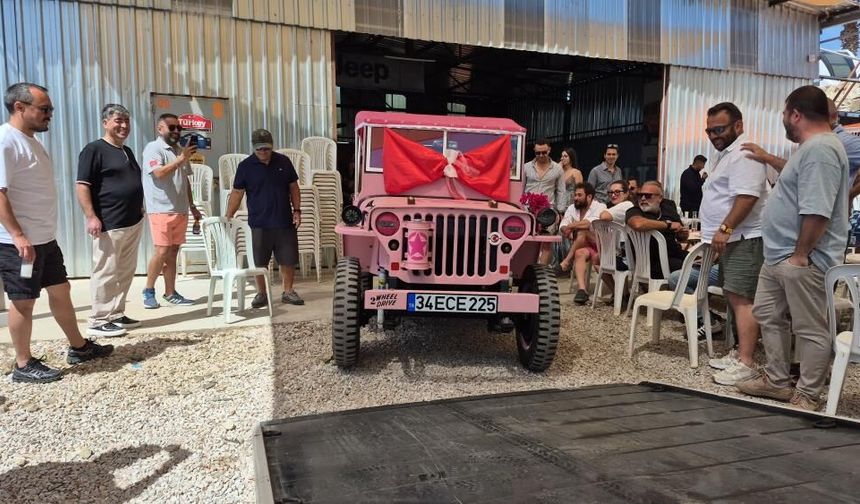 Bodrum’da geline pembe klasik cip sürprizi