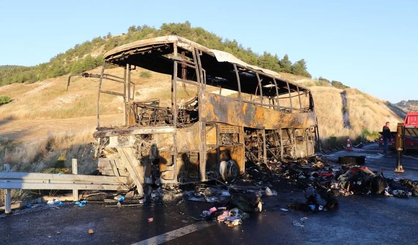 Denizli’deki 8 kişinin öldüğü otobüsten geriye sadece demir yığını kaldı