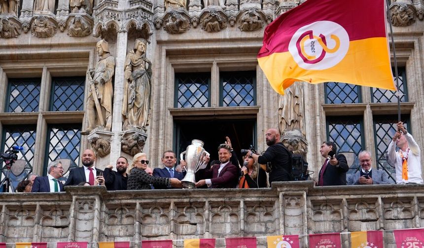 Galatasaray 26. şampiyonluğunu Brüksel’de kutladı