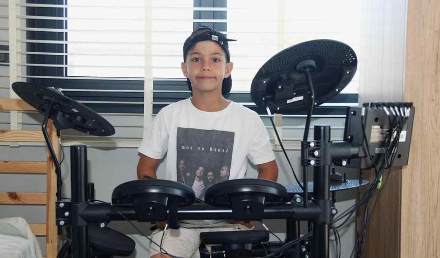 Oyuncak Davulla Başladı, Okul Orkestrasının Ritmi Oldu