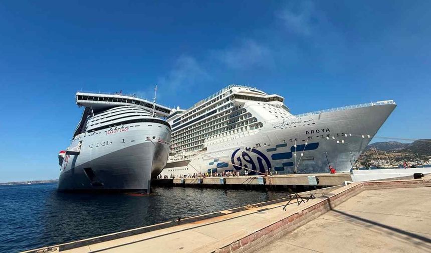 Bodrum’a İki Kruvaziyerle 4 Bin 625 Turist Geldi