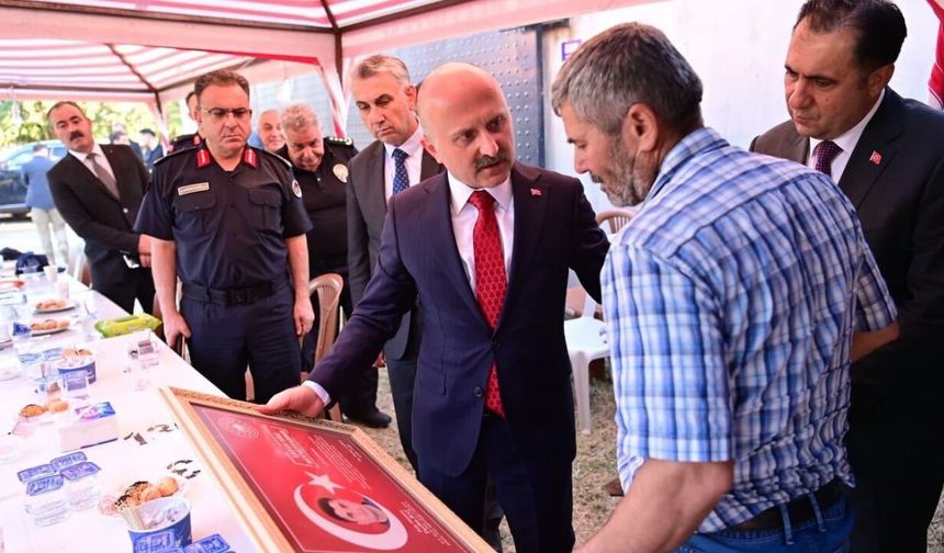 Vali Varol Şehit Polis Tayfun Baş’ın Ailesini Ziyaret Etti