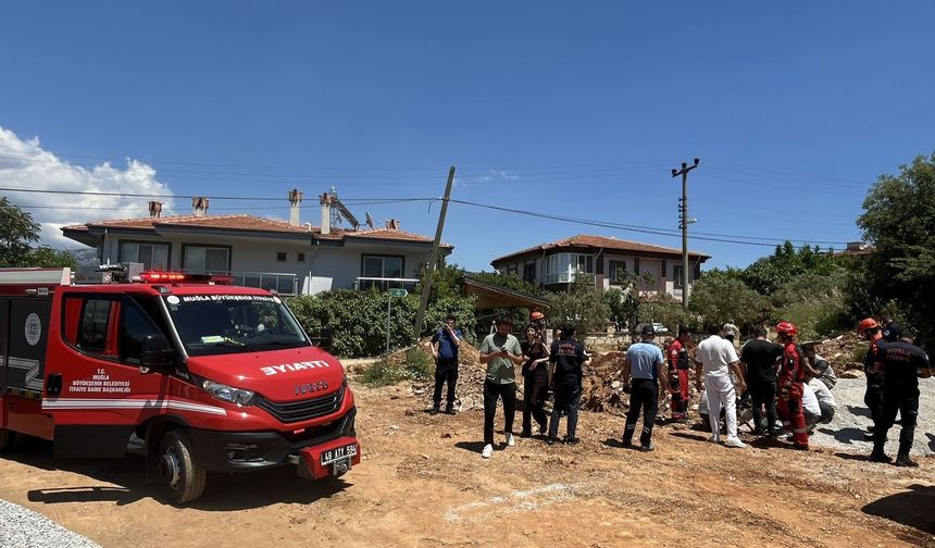 Menteşe’de altyapı çalışmasında işçi toprak altında kaldı