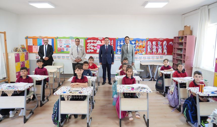 Emre Çay Bayram Sonrası İlk Derste Öğrencilerle Buluştu