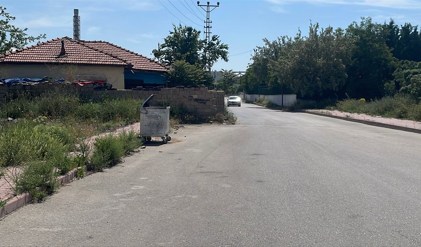 Boşanma aşamasındaki eşini vurup intihar etti
