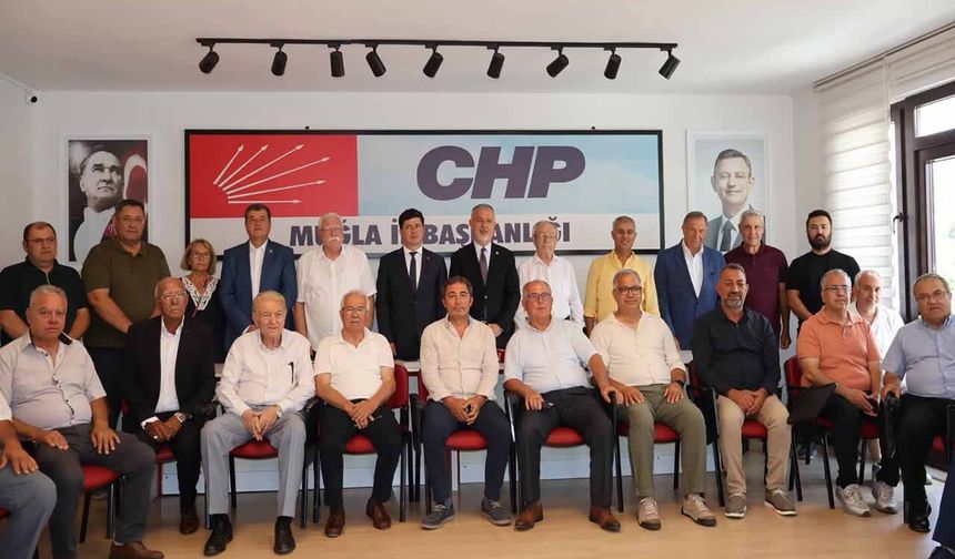 CHP’li Eski İl Genel Meclisi Üyelerinden Özgür Özel’e Destek