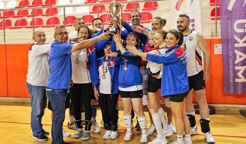 MSKÜ Personel Voleybol Takımı Türkiye İkincisi Oldu