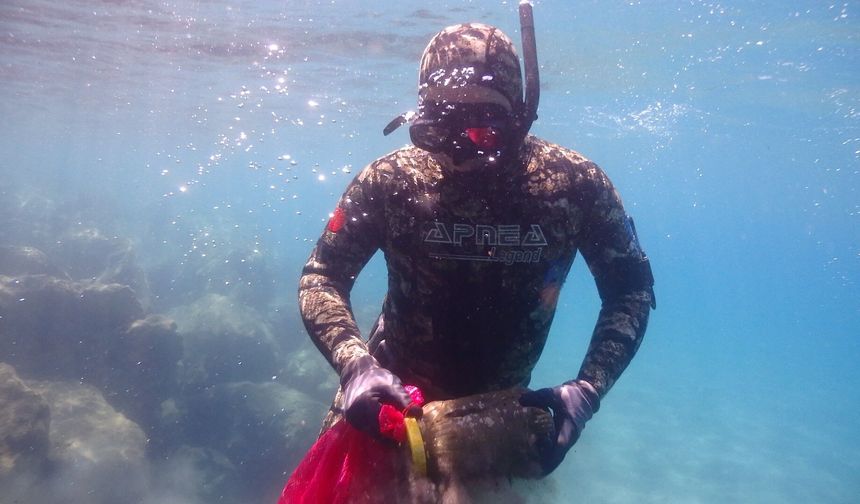 Bodrum’da Denizden 250 Kilo Atık Çıkarıldı