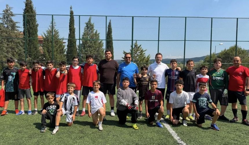 İl Müdürü Emre Çay Öğrencilerle Sahaya Çıktı