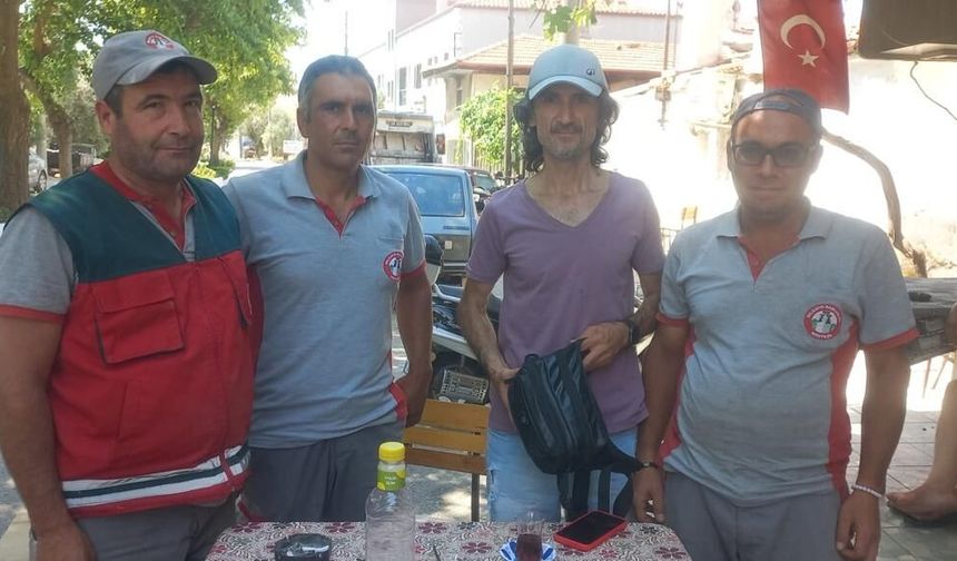 Muğla’da temizlik işçileri, para ve ziynet dolu çantayı sahibine teslim etti