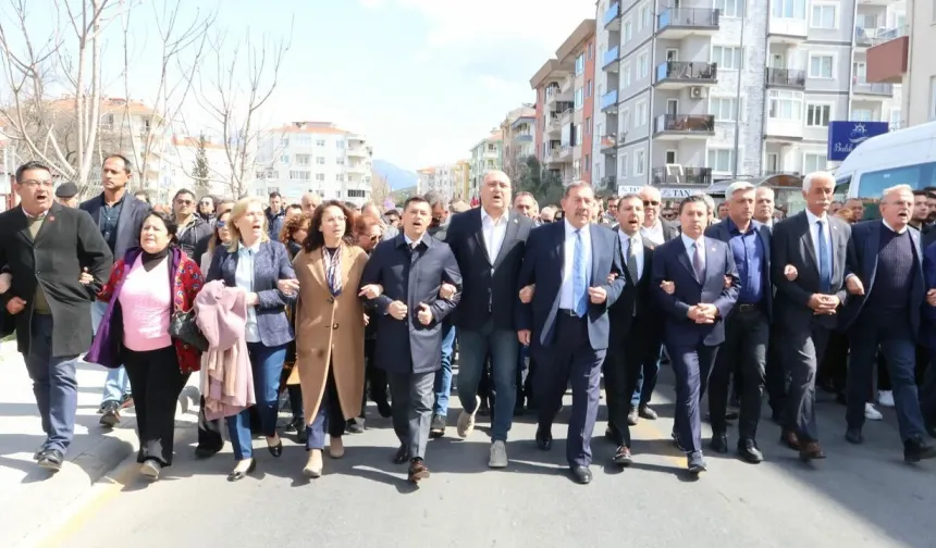 Muğla’da İmamoğlu yürüyüşünde 26 kişiye takipsizlik