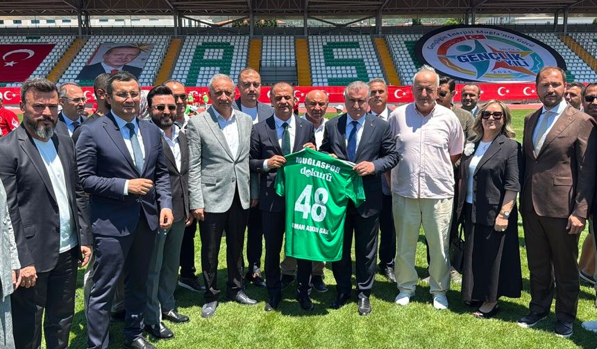 Bakan Bak’tan Atatürk Stadı mesajı: “Yetişecek, sıkıntı yok”