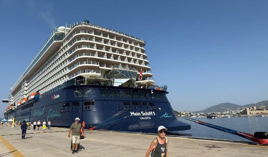 620 milyon dolarlık kruvaziyer Bodrum’a 2 bin 746 turist getirdi