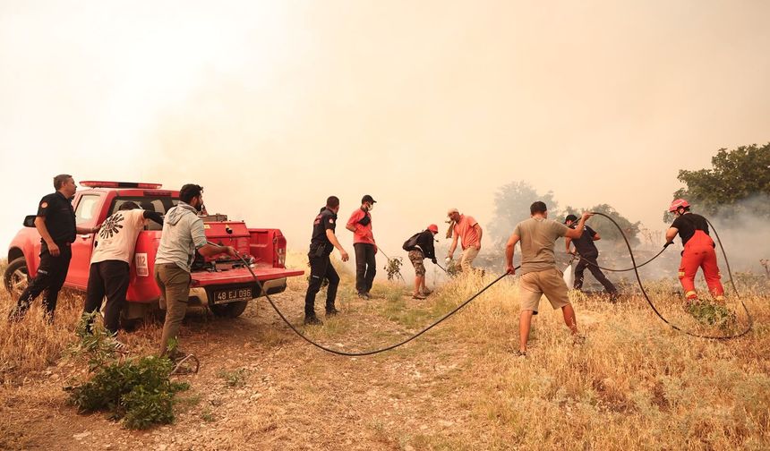 Seydikemer ve Fethiye’de Yangına Ortak Müdahale