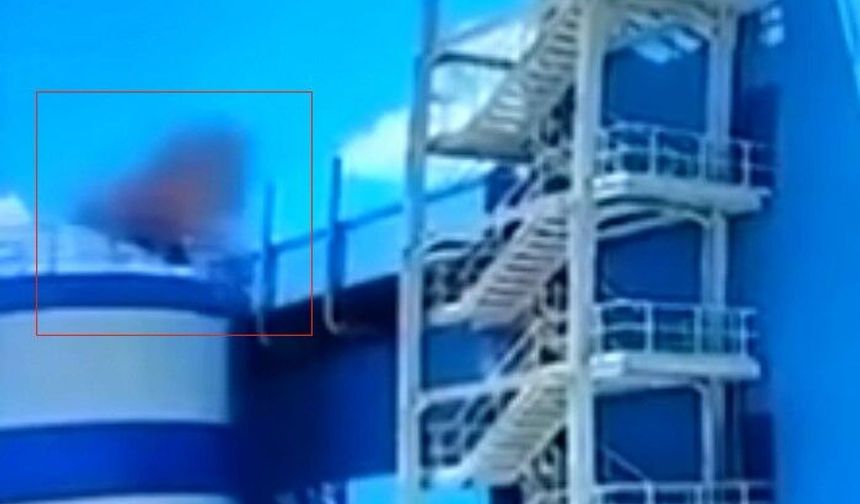 Fabrika Patlamasının Görüntüleri Ortaya Çıktı: 2 Kişi Savruldu